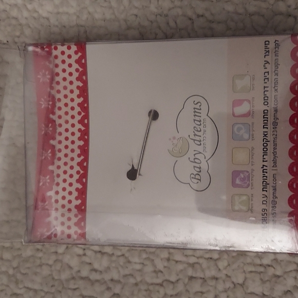 Baby Dreams pin with charms for baby gift - Picture 3 of 3